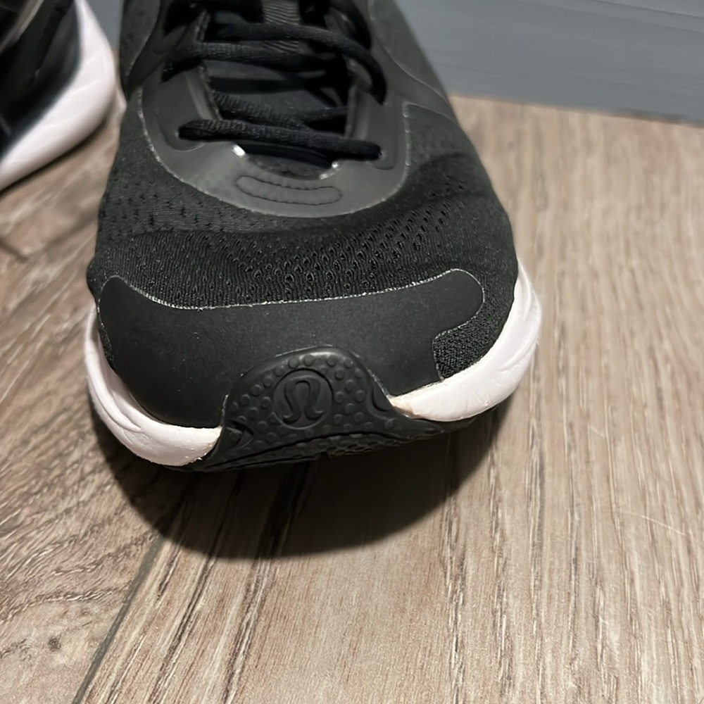 Lululemon Blissful Running Shoe size 11 - Picture 10 of 16